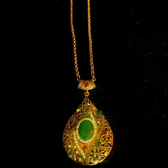 Beautiful Gold long Chain Necklace - Picture 2 of 2